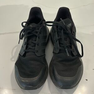 Boys used Adidas Sneakers Size 4.5 Youth